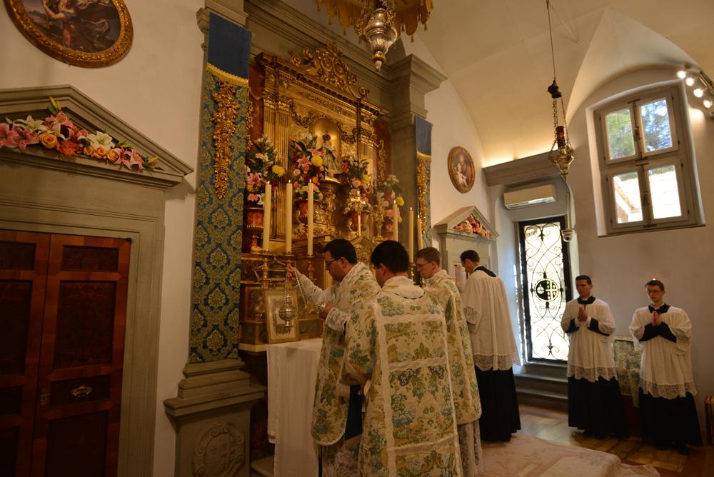 Encensement de l&rsquo;autel